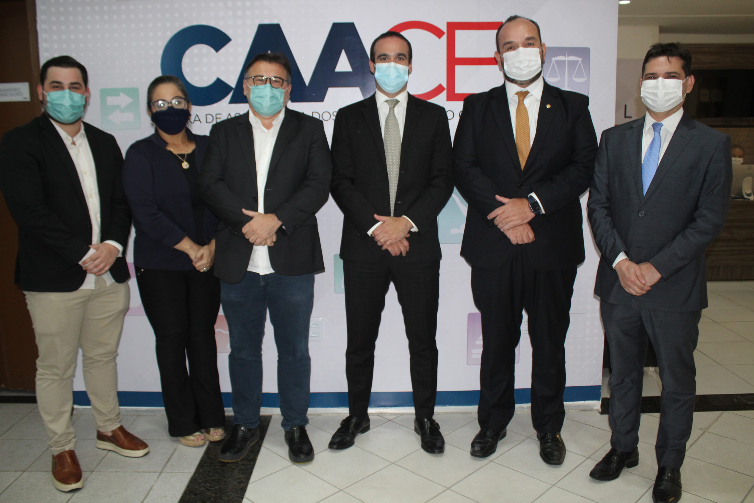 Robinson de Castro, presidente do Ceará, visita sede da CAACE e se reúne com diretores